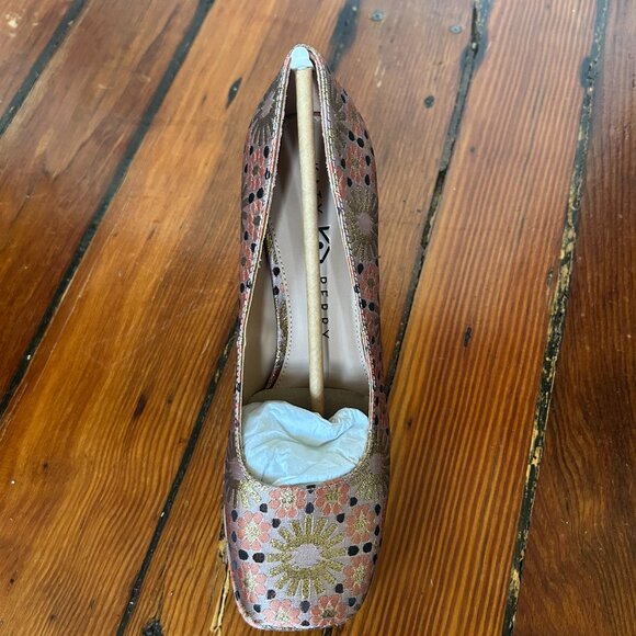 Golden and rose pumps by Katy Perry - Picture 3 of 6